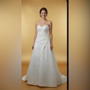 David's Bridal Strapless White Gown